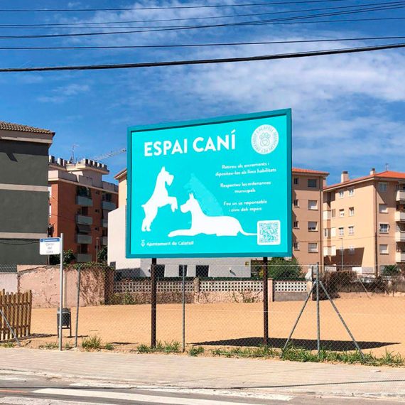 Valla publicitaria con marco perimetral instalada en Cunit