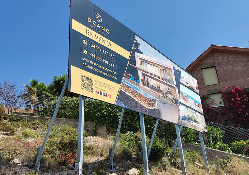 instalación de valla de publicidad en Sitges