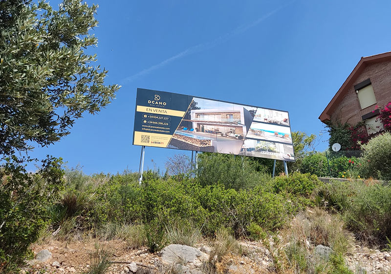 valla publicidad en sitges
