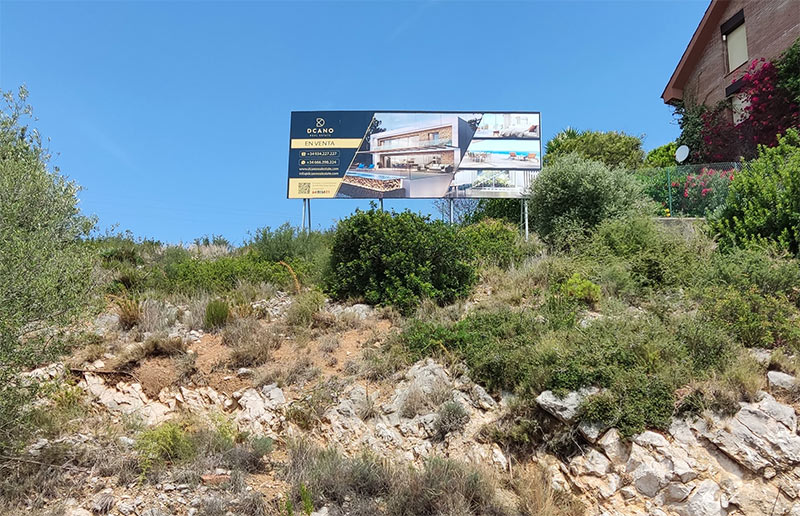 valla publicitaria de 8x3 en Sitges, Barcelona