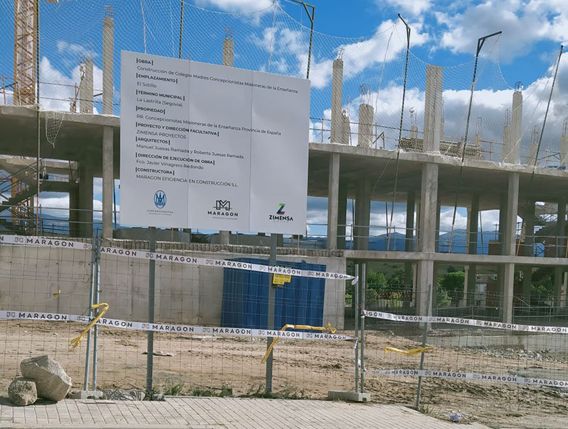 instalación de valla publicitaria pequeña en Madrid constructora