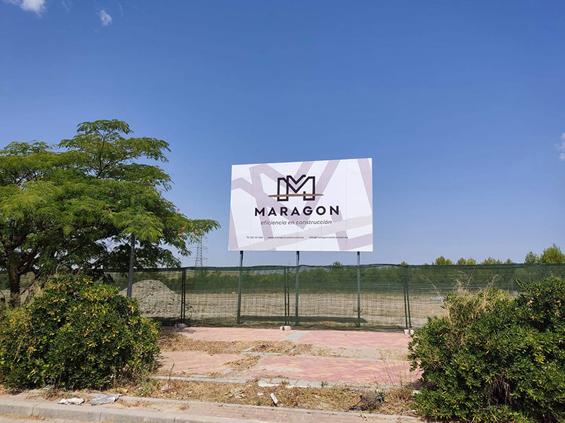 valla publicitaria para constructora en Madrid
