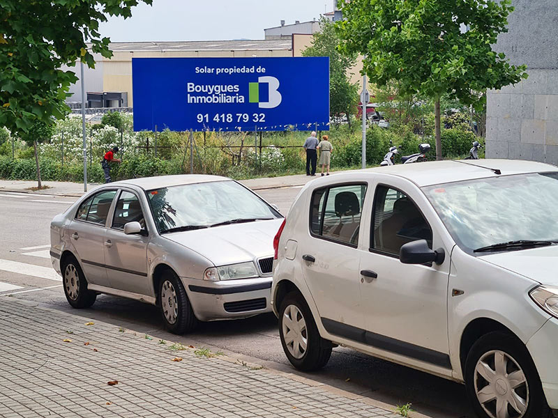 instalación de valla publicitaria para inmobiliaria en Madrid