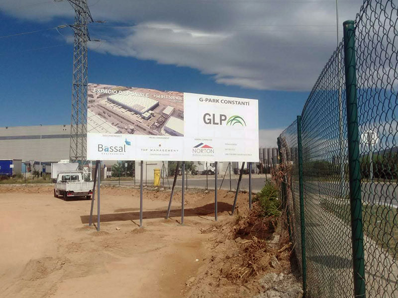 instalación de valla publicitaria en Constantí Tarragona