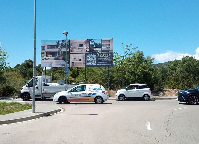 instalación de valla publicitaria en El Vendrell Tarragona