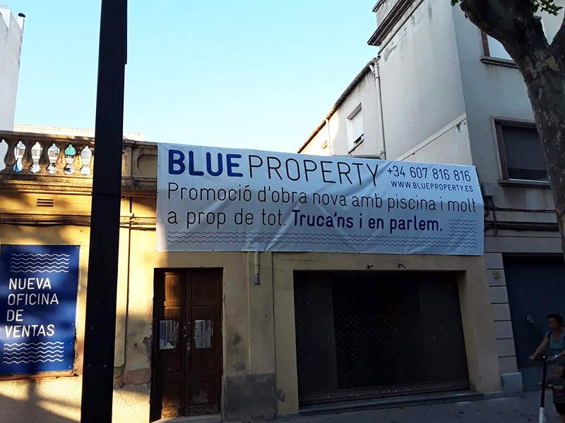 instalación de lona publicitaria en Vilanova i la Geltrú