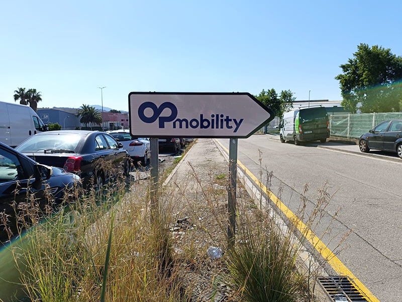 instalación de señalética en carreteras