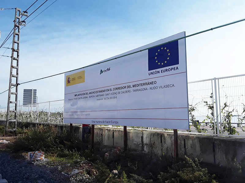 instalación de valla publicitaria de 8x3 en Tarragona