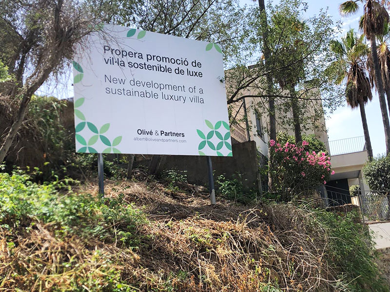 instalación de valla publicitaria en terrenos