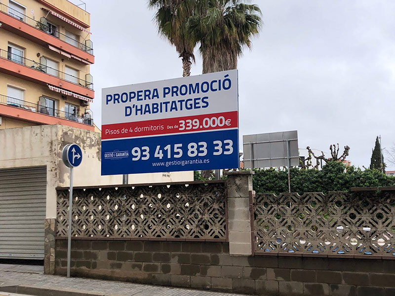 valla de publicidad para obra nueva