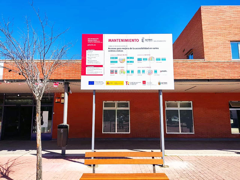 valla publicitaria instalada en Getafe Madrid