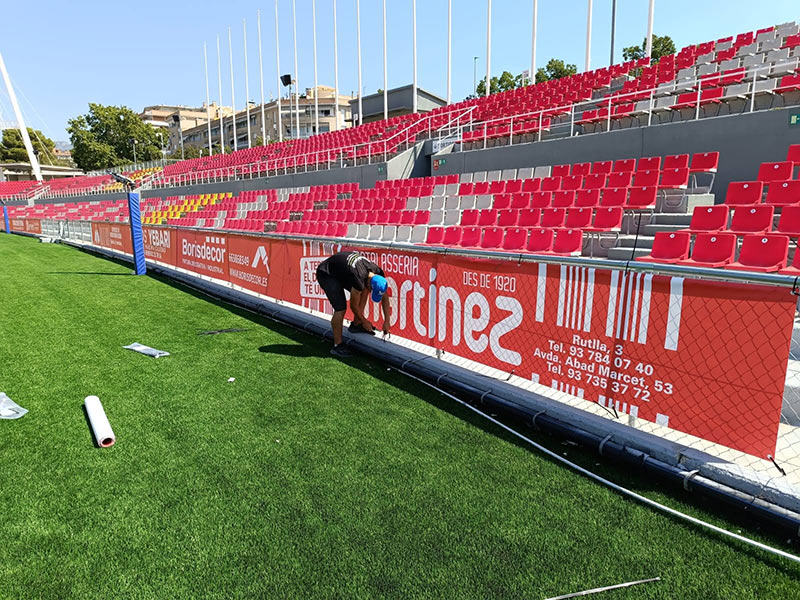 instalación de lonas publicitarias con bridas