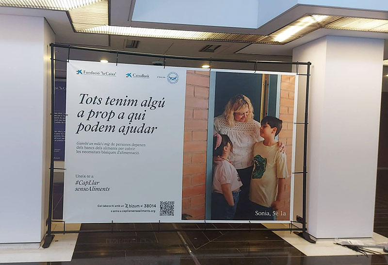 instalación de lonas publicitarias para eventos