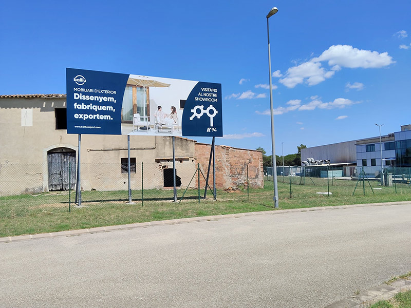 valla de publicidad para empresa en Girona
