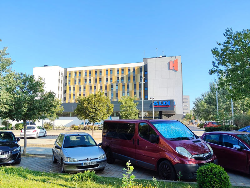 instalar rotulo de fachada en Girona