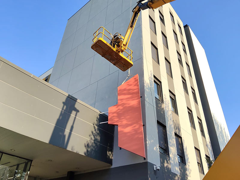 fabricación e instalación de rótulos en Girona