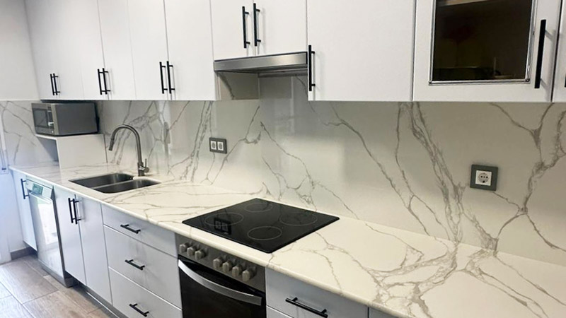 empresa especialista en instalación de vinilos en cocinas