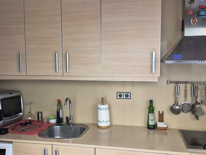 instalación de vinilo en cocina de Barcelona