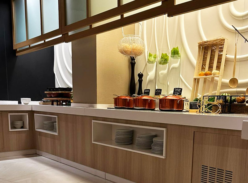 instalación de vinilos arquitectónicos en hoteles