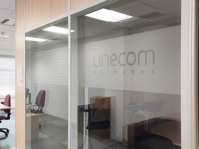 rotulación de oficinas con vinilo ácido