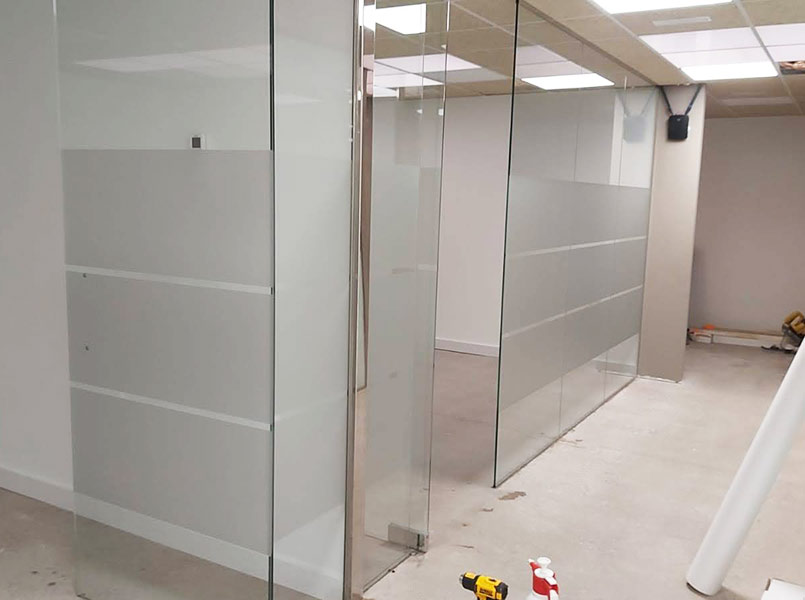 rotulación de cristales con vinilo ácido