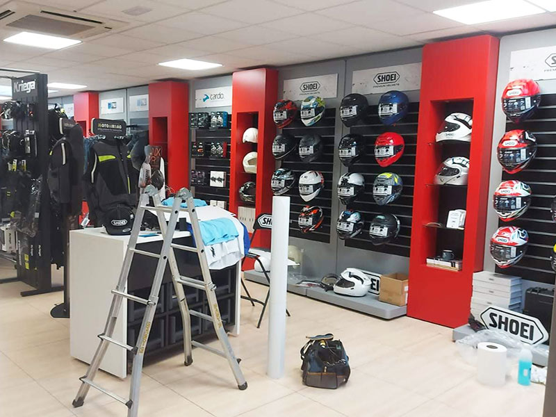 signage for retail shops in Spain