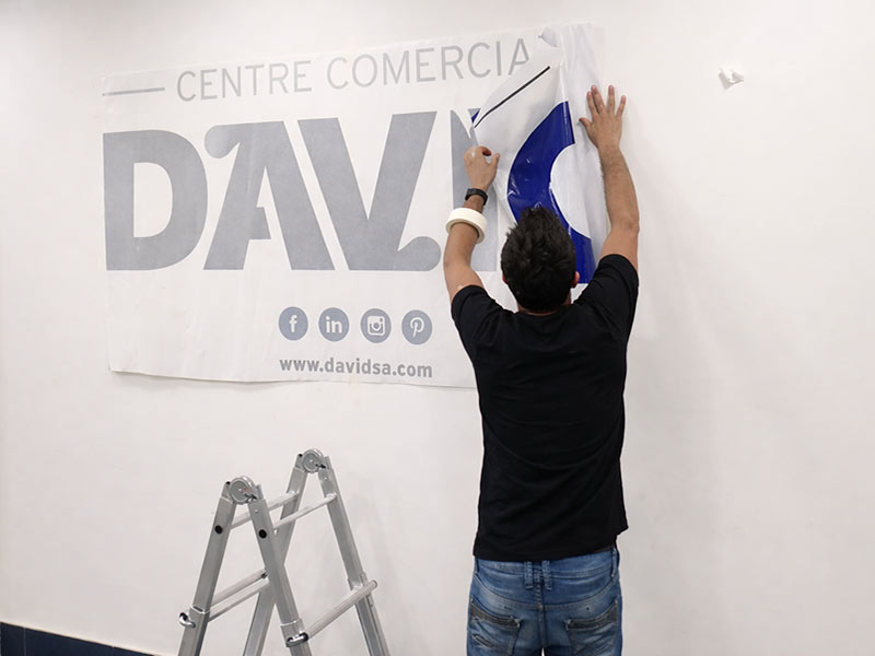 instalación de vinilo de pared, Barcelona