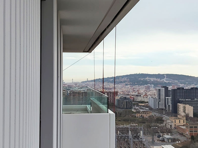 trabajos verticales para poner publicidad en Barcelona y Madrid