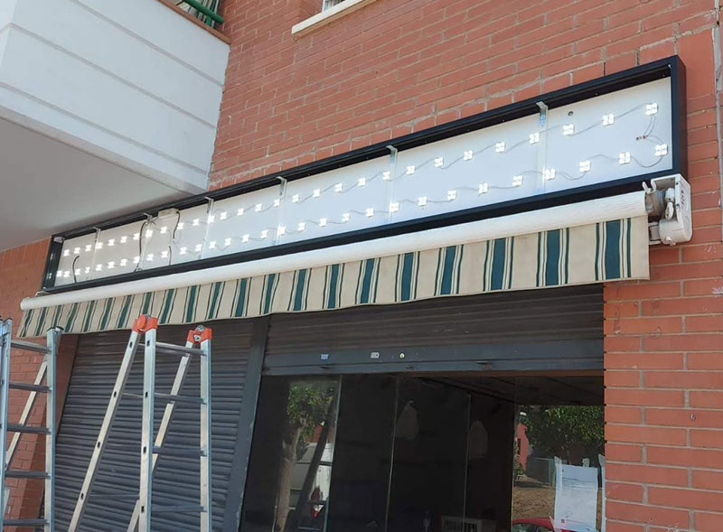 desmontaje de rótulos luminosos Barcelona