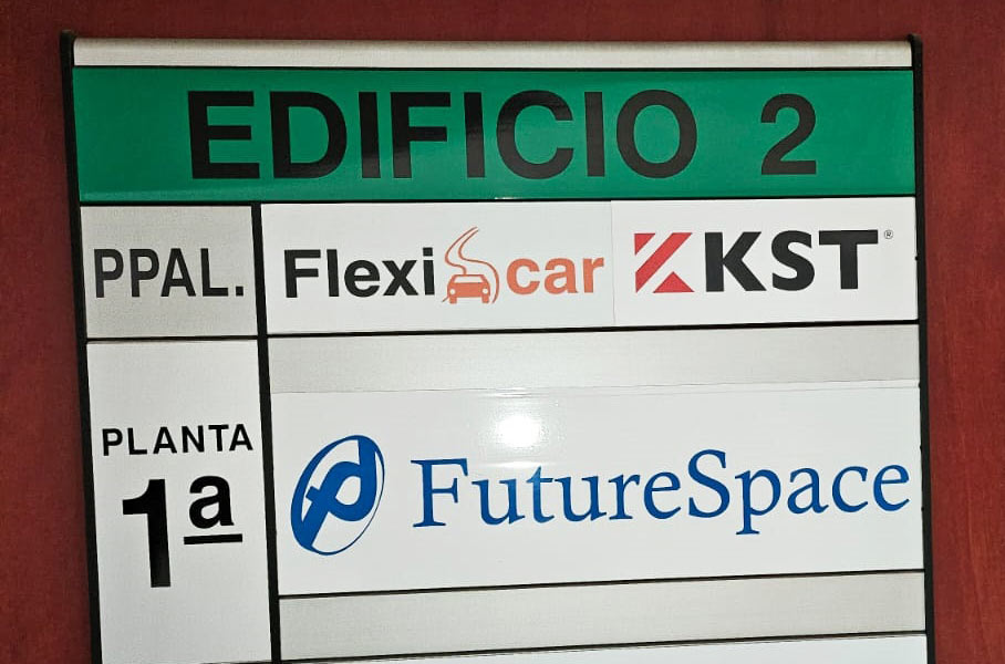 cambio de placas para paneles informativos edificio oficinas