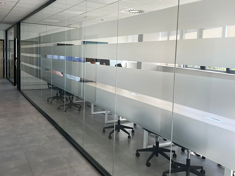 instalación de vinilo ácido para oficinas