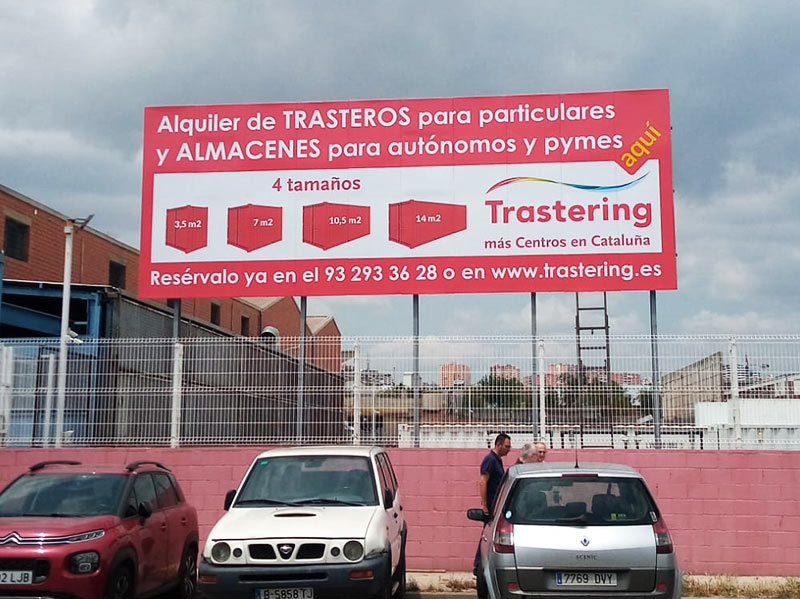 instalación de valla publicitaria de medidas 8x3 en Cornellà, Barcelona