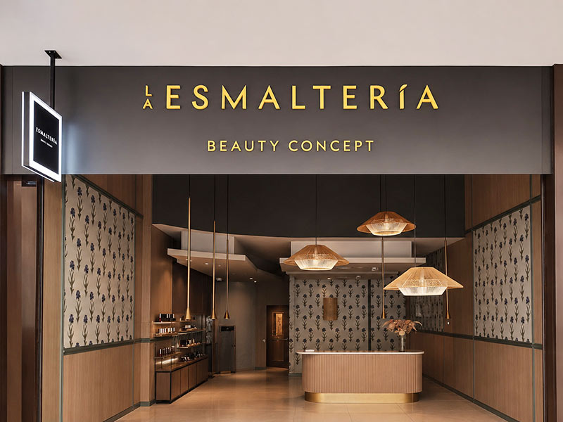 rótulo para La Esmaltería en Barcelona