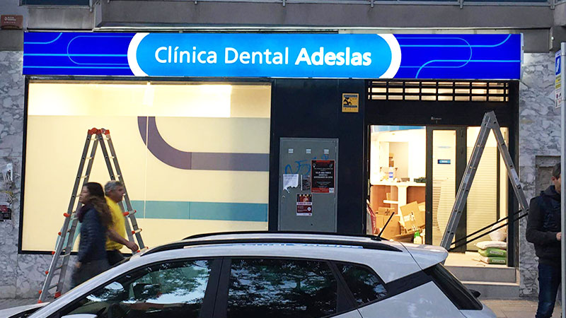 rótulo para apertura de tienda en Barcelona