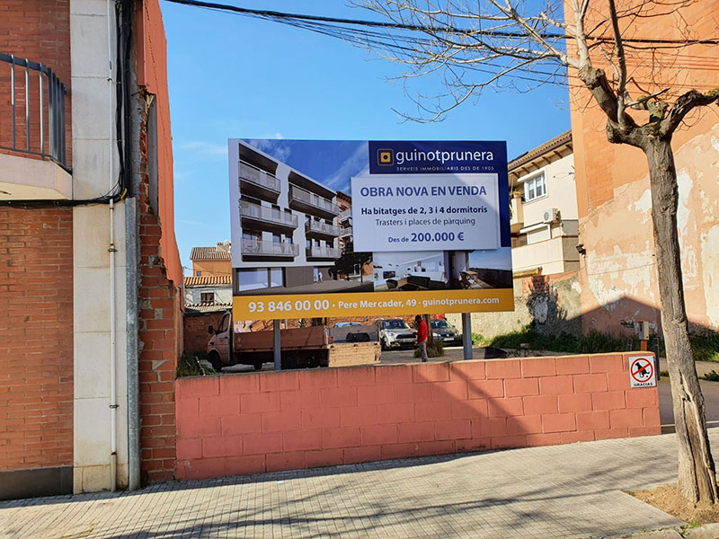 valla de publicidad de medidas 320x200 instalada en Granollers