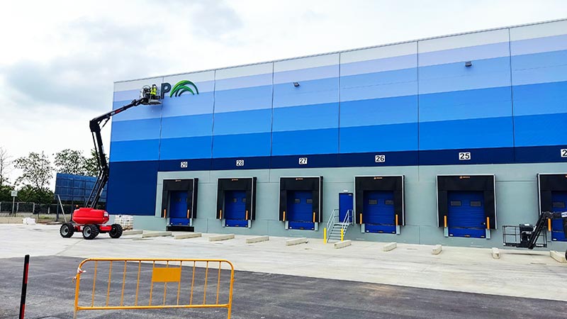 cambio de imagen corporativa en nave industrial