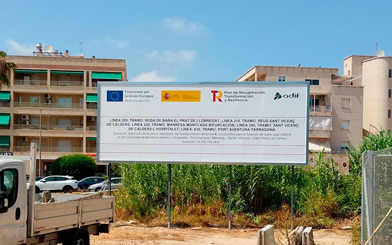 Valla publicitaria de 8x3 instalada en Tarragona
